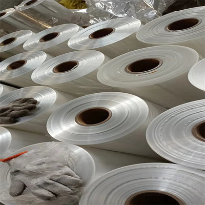 Petit pain de film élevé d'enveloppe de rétrécissement de polyoléfine du taux 15microns POF de rétrécissement de petit pain en plastique transparent pour l'emballage