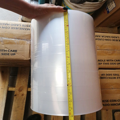 Film de rétrécissement perforé micro brillant de polyoléfine de cinq couches de clarté pour le casse-croûte